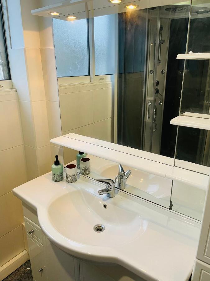 Charmant Appartement De Coeur De Ville - 2 Chambres Lits Queen Size - Netflix - Wifi Cherbourg-en-Cotentin Esterno foto